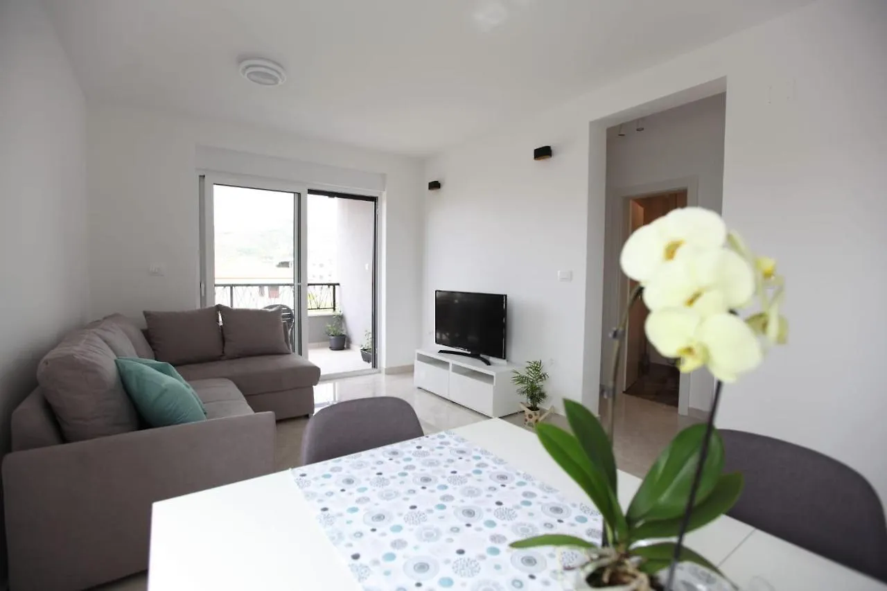 Apartment Sunset 트로기르 0*,  크로아티아
