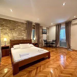 Dante Gostinjska kuća